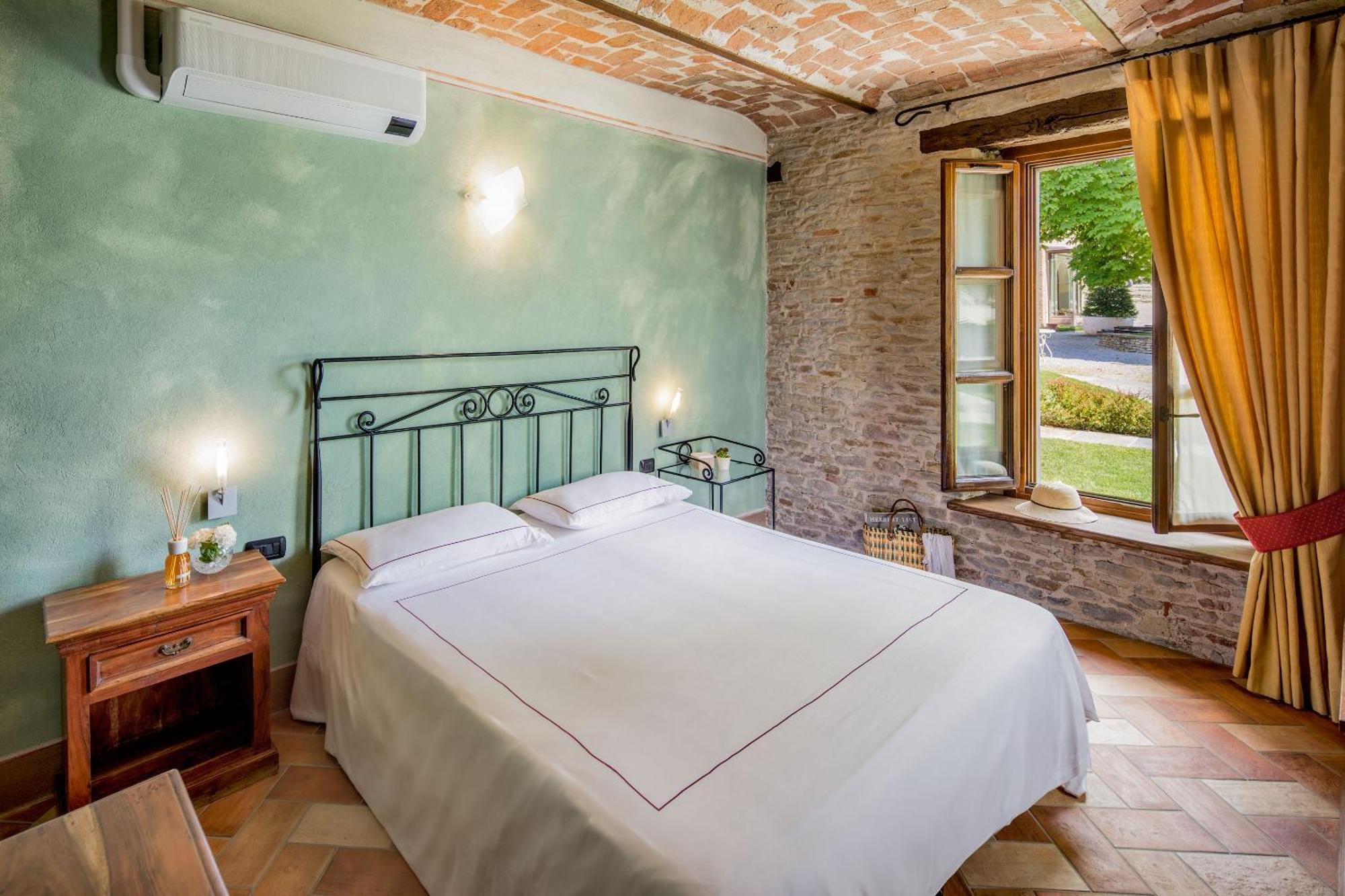 Relais Montemarino Hotel Borgomale Kültér fotó